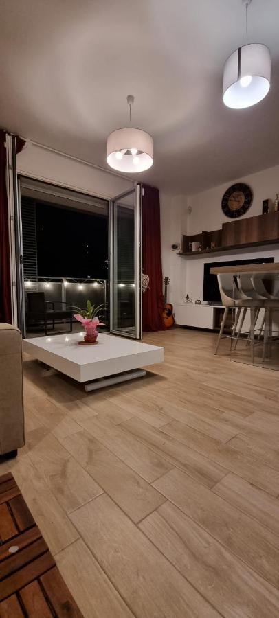La Maison De Florina Milan Luaran gambar